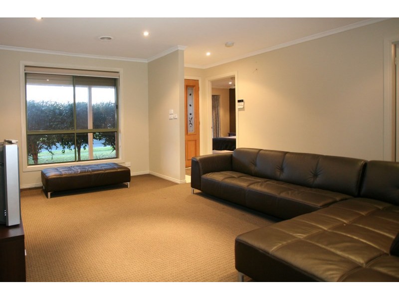 79 Golf Links Road, Berwick VIC 3806