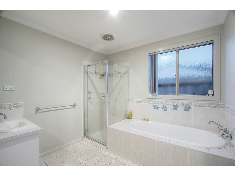 17 Ardenne Court, Narre Warren South VIC 3805