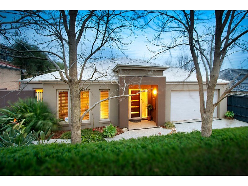 9 Oakmoss Place, Berwick VIC 3806