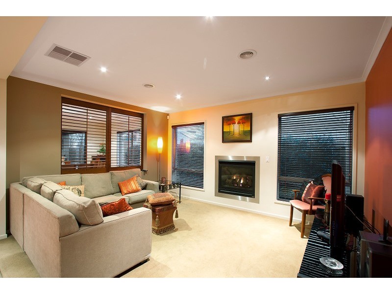 9 Oakmoss Place, Berwick VIC 3806