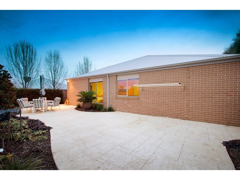 9 Oakmoss Place, Berwick VIC 3806