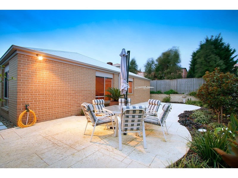 9 Oakmoss Place, Berwick VIC 3806