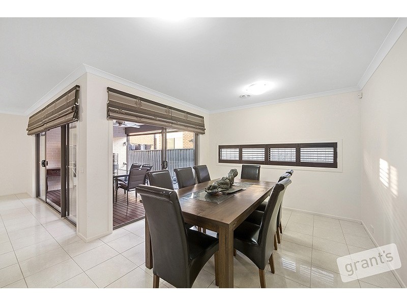 25 Bernly Boulevard, Berwick VIC 3806