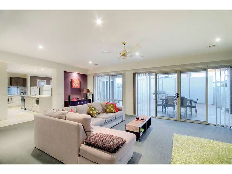 24 Bryn Mawr Boulevard, Berwick VIC 3806