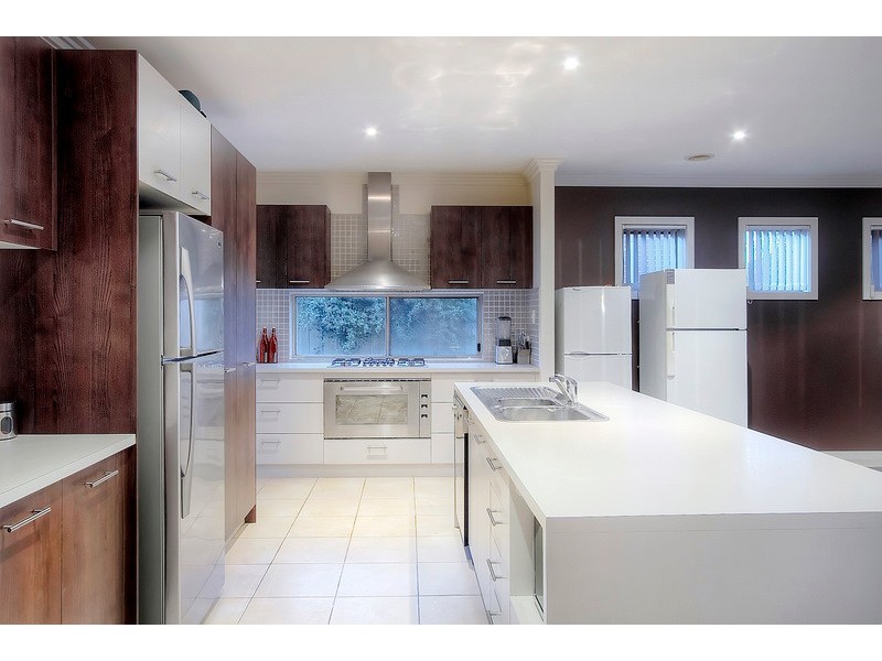 24 Bryn Mawr Boulevard, Berwick VIC 3806