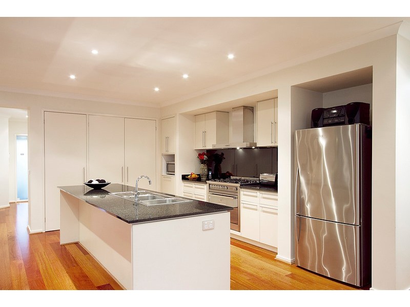 2 Brennan Court, Berwick VIC 3806