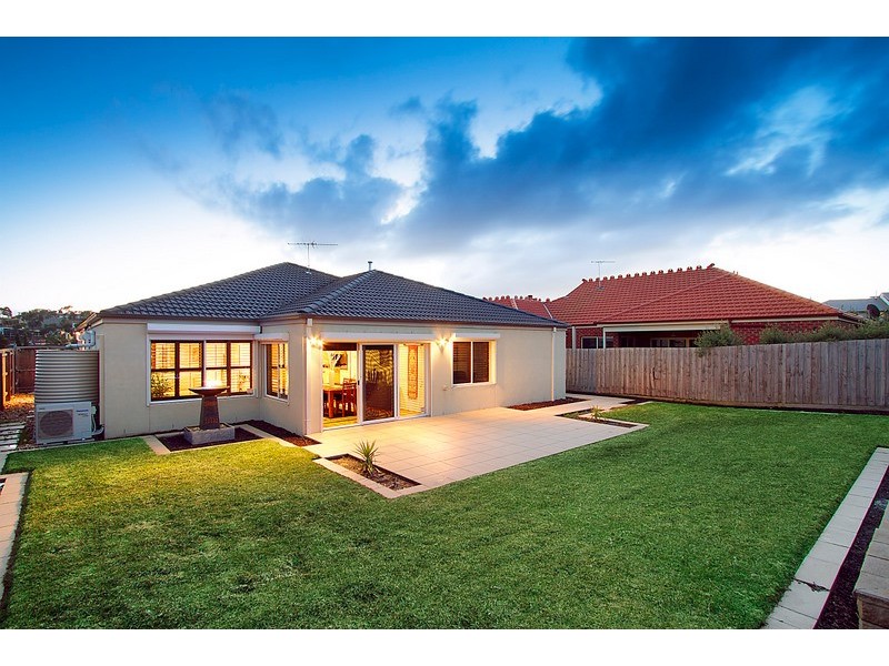 2 Brennan Court, Berwick VIC 3806