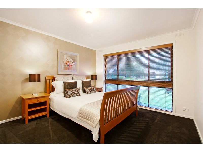11 Roundhay Court, Berwick VIC 3806