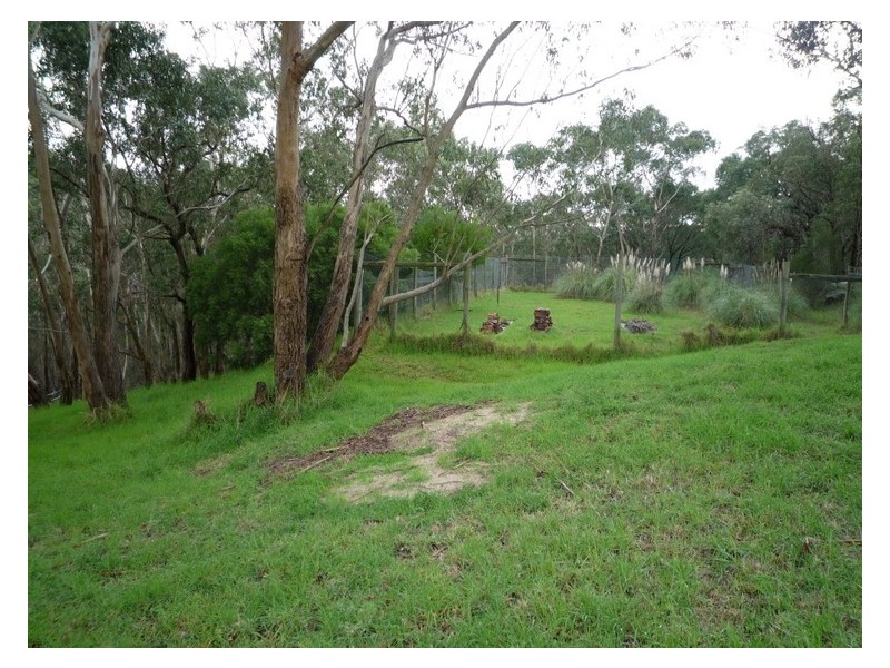 8 Knapton Avenue, Beaconsfield Upper VIC 3808