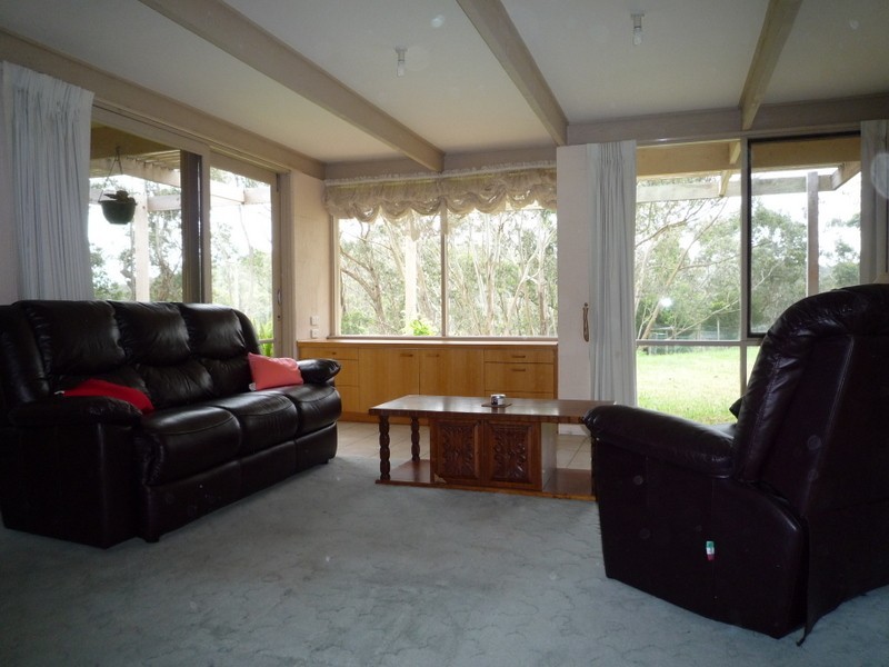 8 Knapton Avenue, Beaconsfield Upper VIC 3808