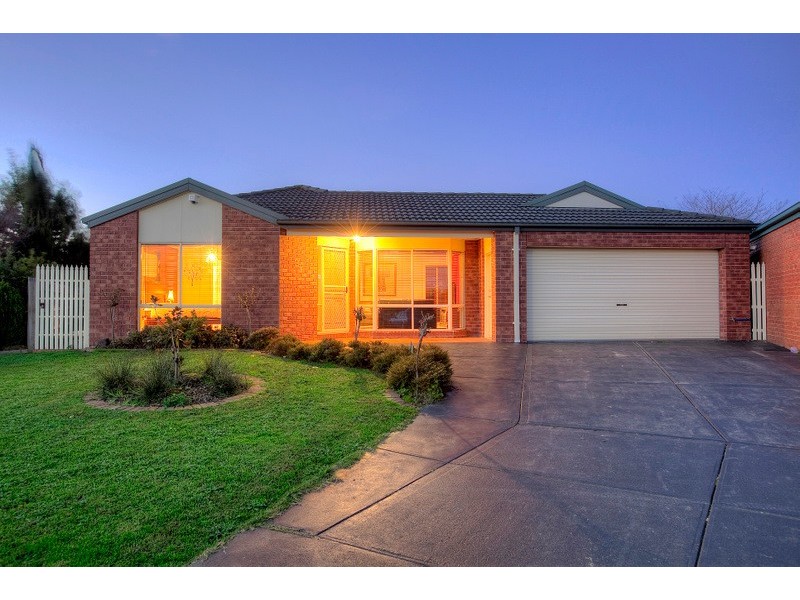 22 Balmaceda Court, Berwick VIC 3806