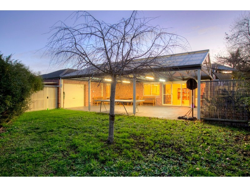 22 Balmaceda Court, Berwick VIC 3806