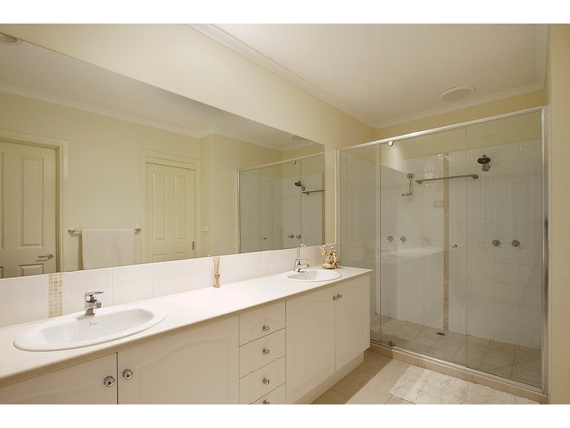 4 Piermont Drive, Berwick VIC 3806