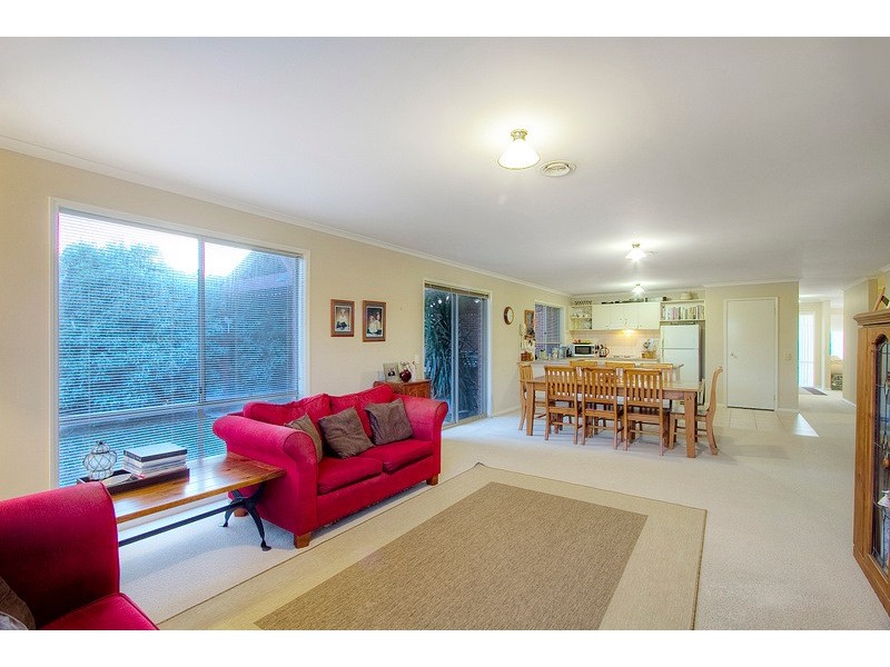 120 Strathaird Drive, Narre Warren South VIC 3805