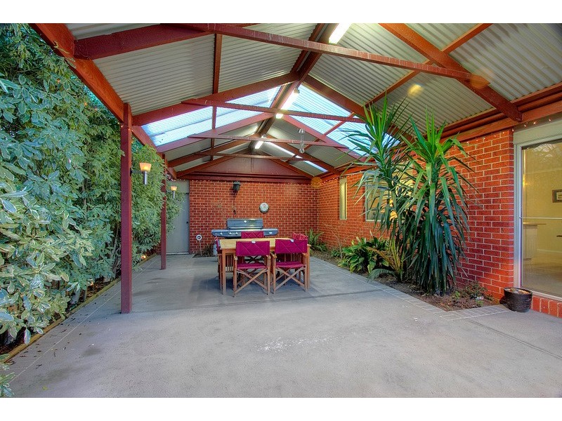 120 Strathaird Drive, Narre Warren South VIC 3805