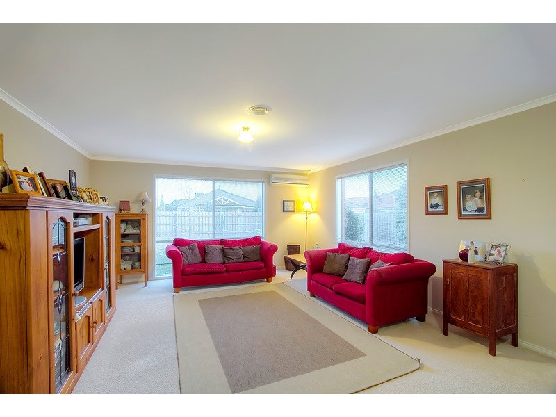 120 Strathaird Drive, Narre Warren South VIC 3805