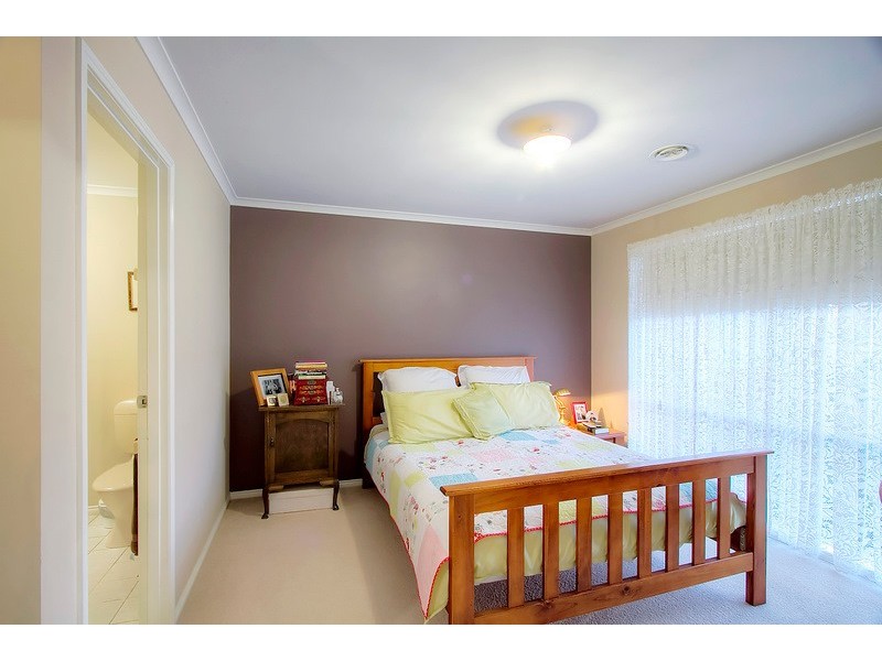 120 Strathaird Drive, Narre Warren South VIC 3805