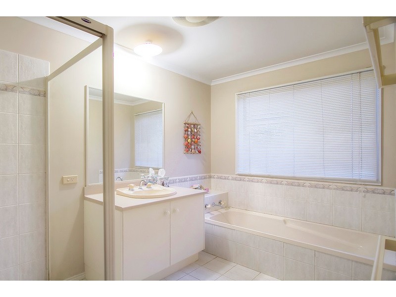 120 Strathaird Drive, Narre Warren South VIC 3805