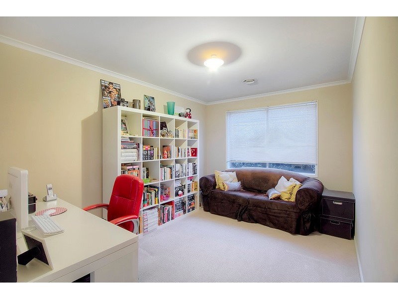 120 Strathaird Drive, Narre Warren South VIC 3805