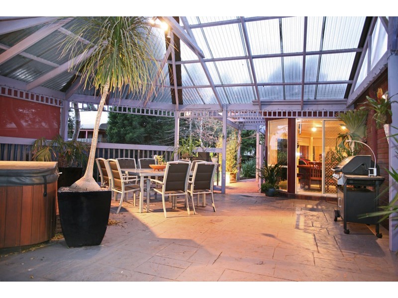 5 Blue Jay Court, Narre Warren South VIC 3805