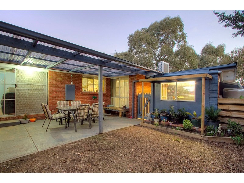 5 Wimmera Court, Berwick VIC 3806