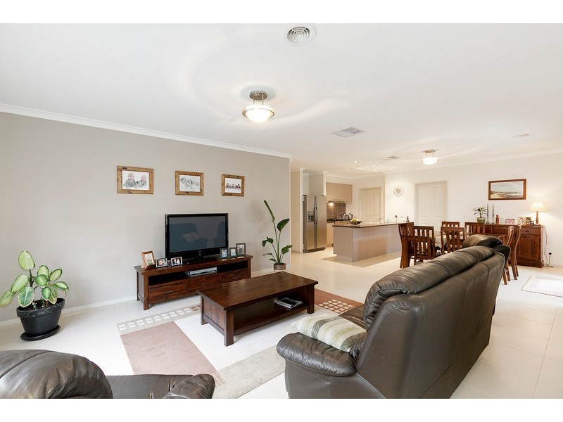 54 Saul Avenue, Berwick VIC 3806