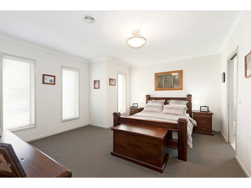 54 Saul Avenue, Berwick VIC 3806