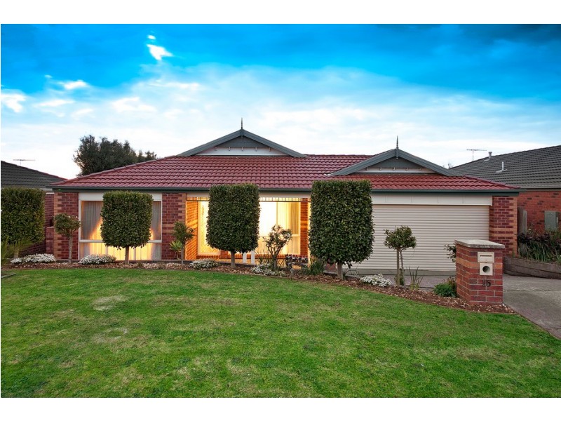 15 Turella Close, Berwick VIC 3806