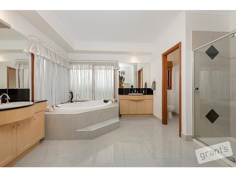 58 Berwick Springs Promenade, Narre Warren South VIC 3805