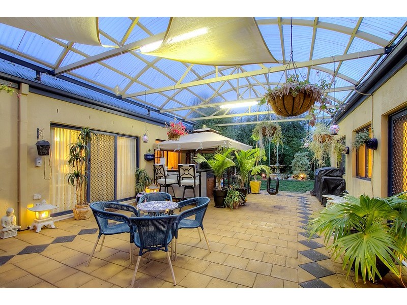 18 The Esplanade, Narre Warren South VIC 3805