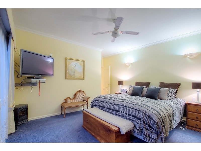 18 The Esplanade, Narre Warren South VIC 3805