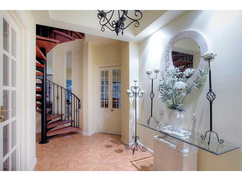 18 The Esplanade, Narre Warren South VIC 3805