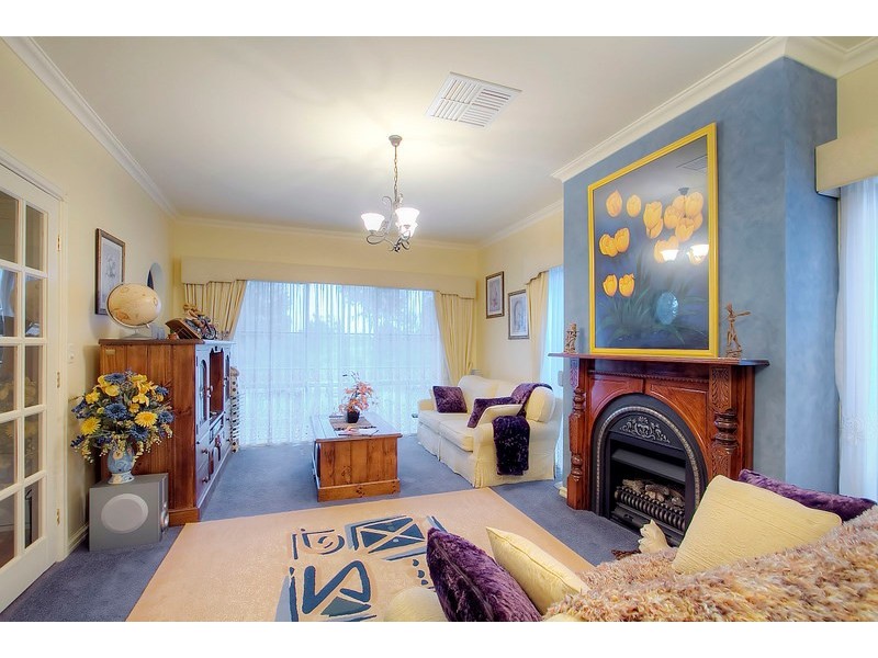 18 The Esplanade, Narre Warren South VIC 3805