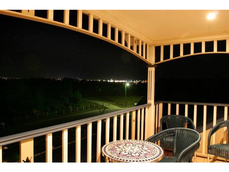 18 The Esplanade, Narre Warren South VIC 3805