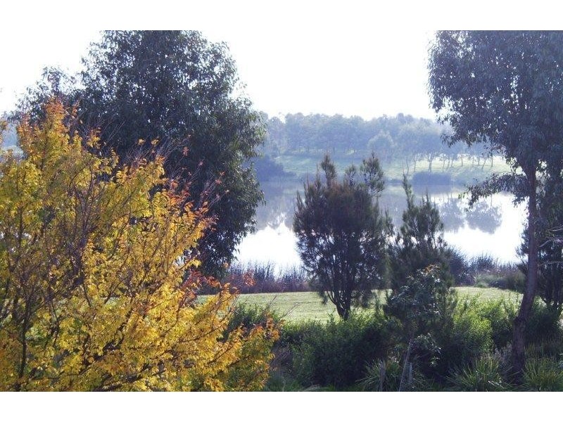 18 The Esplanade, Narre Warren South VIC 3805