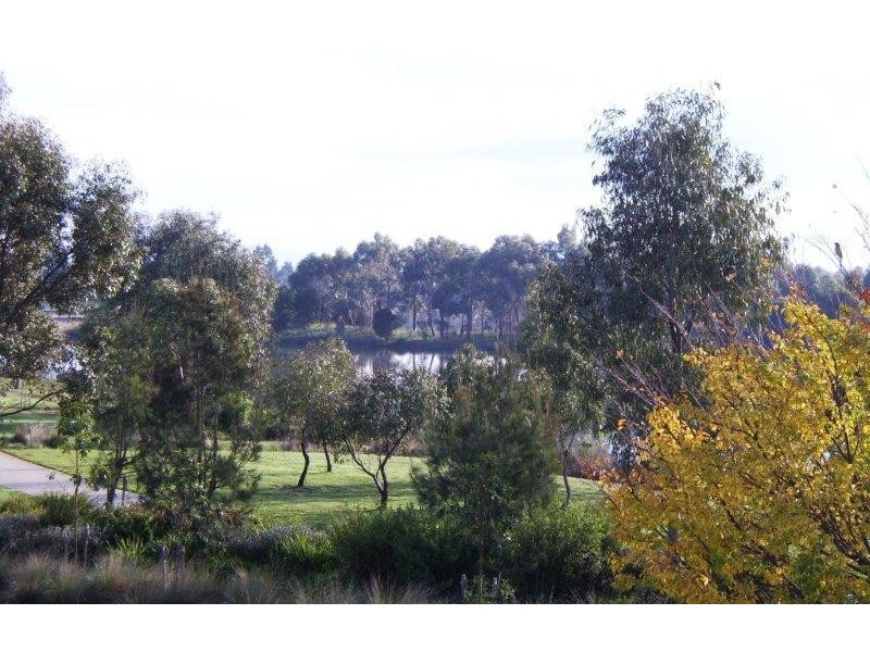 18 The Esplanade, Narre Warren South VIC 3805