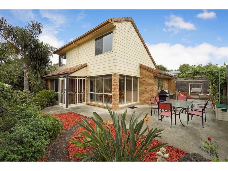 7 Adelong Court, Berwick VIC 3806