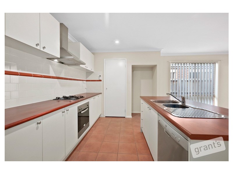 4 Roseville Court, Berwick VIC 3806