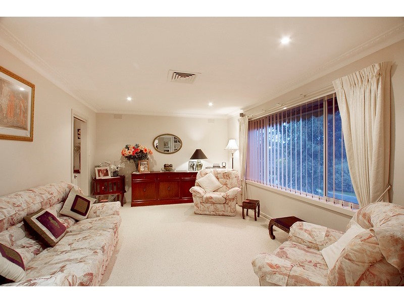 8 Ridge Road, Berwick VIC 3806