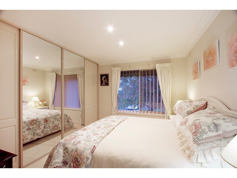 8 Ridge Road, Berwick VIC 3806