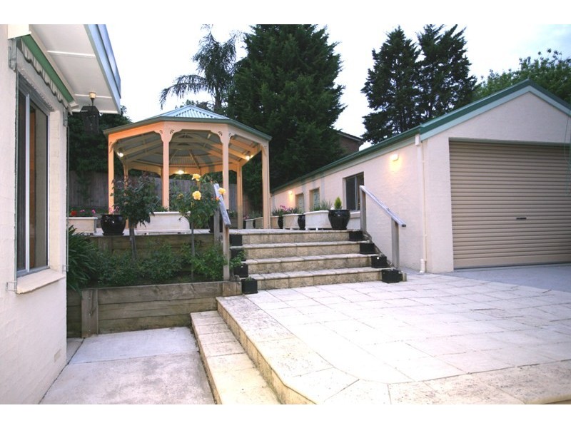 8 Ridge Road, Berwick VIC 3806