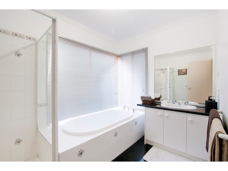 5 Cory Place, Berwick VIC 3806