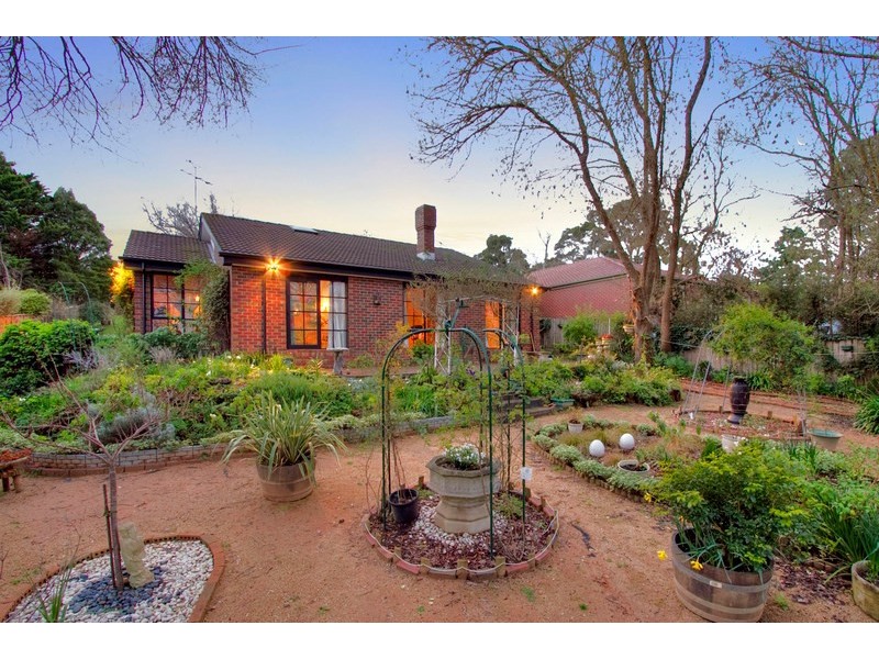 6 Scotsgate Way, Berwick VIC 3806