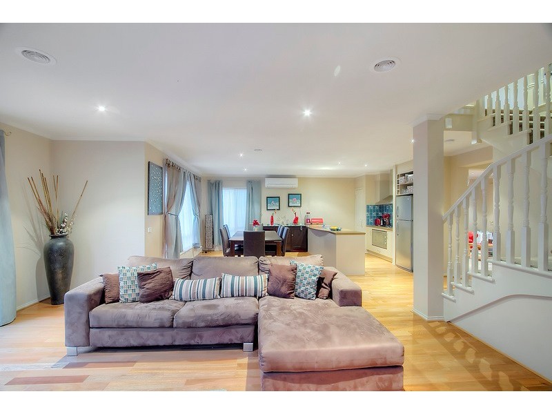 4 Tabak Court, Berwick VIC 3806