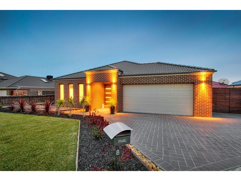 8 Florida Court, Berwick VIC 3806