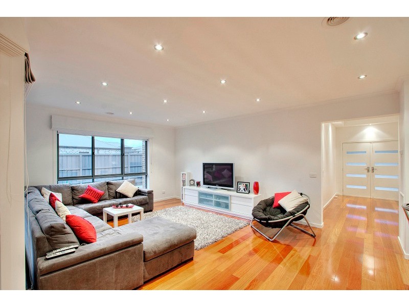 8 Florida Court, Berwick VIC 3806