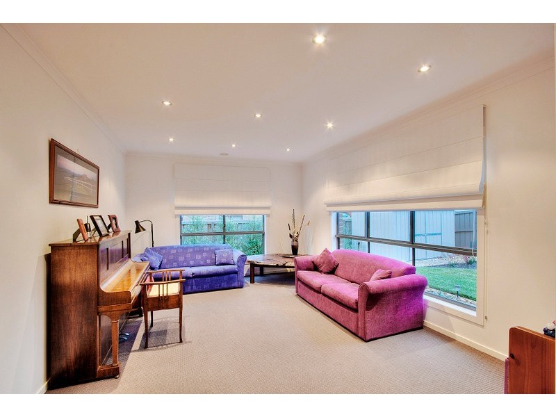 8 Florida Court, Berwick VIC 3806