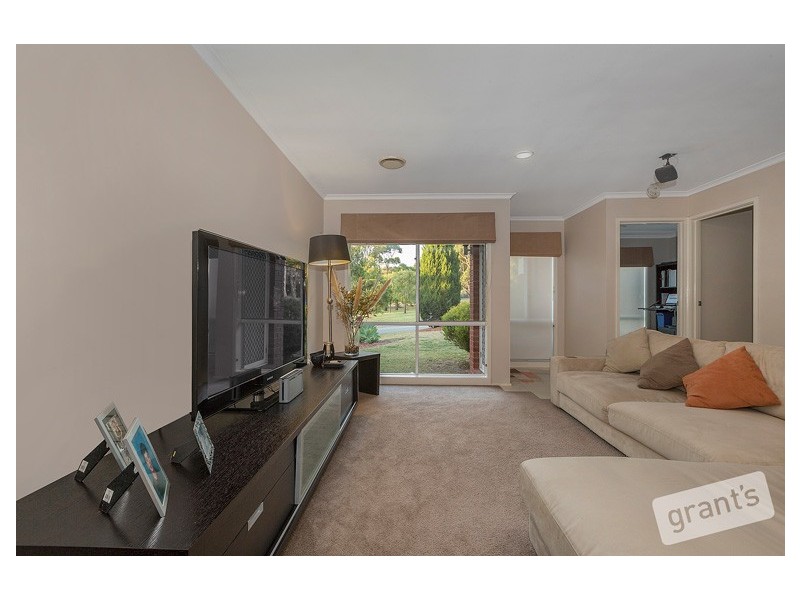 11 Nestle Retreat, Berwick VIC 3806