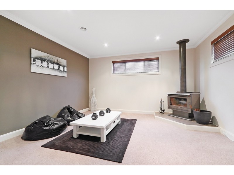 9 Jembecca Drive, Berwick VIC 3806