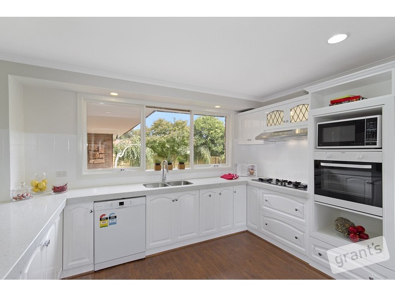 25 Bournevale Drive, Berwick VIC 3806